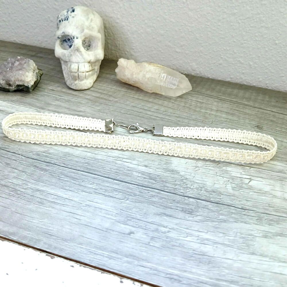 Ribbon Choker Necklace 13"